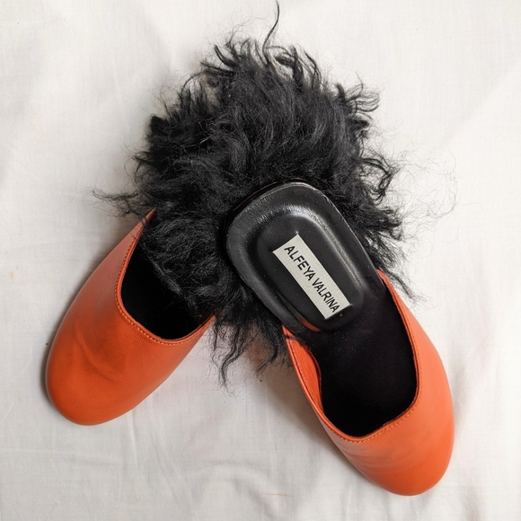 Alfeya Valrina Designer Leather Orange Furry Heel Slides Women's Size US 6 - Picture 3 of 7